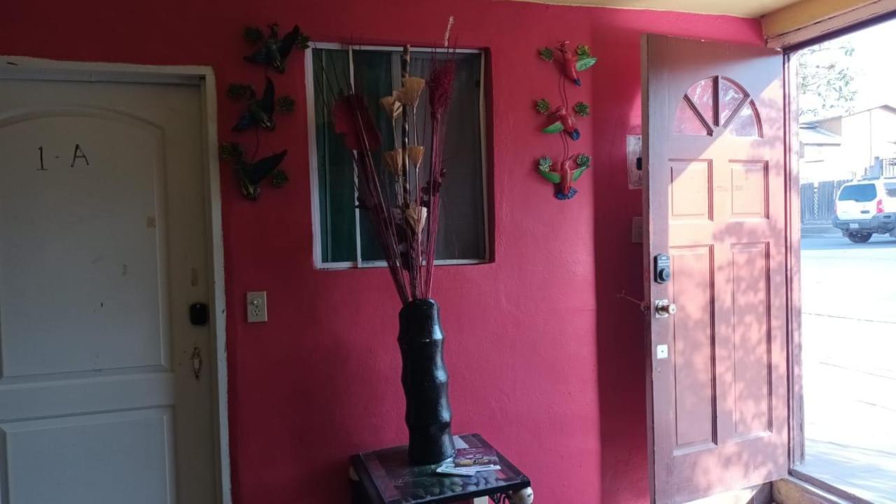 Hospedaje Barato Mi Casita De Colores 티후아나 외부 사진
