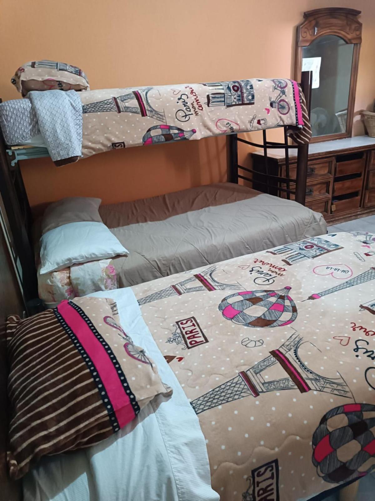 Hospedaje Barato Mi Casita De Colores 티후아나 외부 사진
