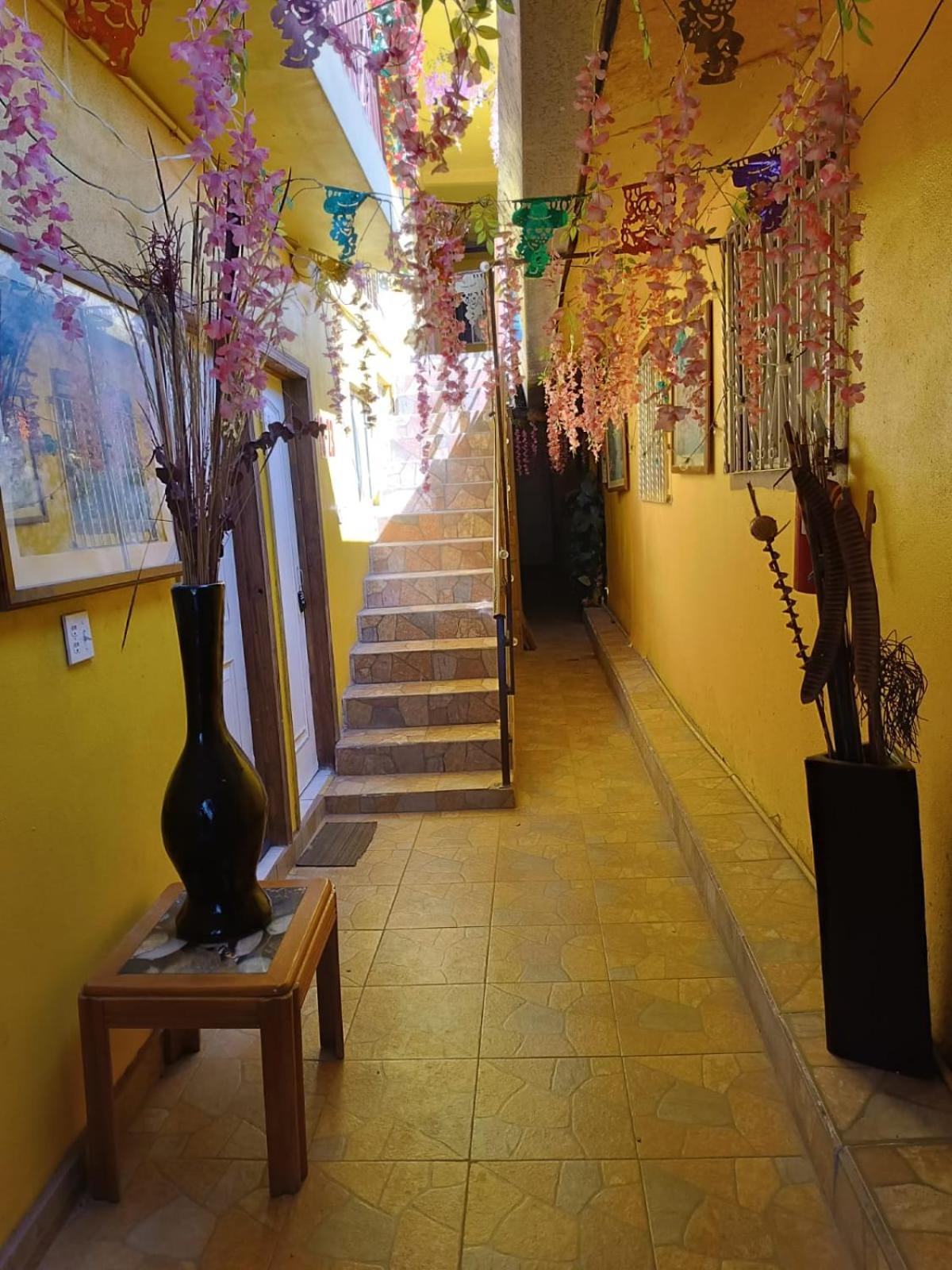 Hospedaje Barato Mi Casita De Colores 티후아나 외부 사진