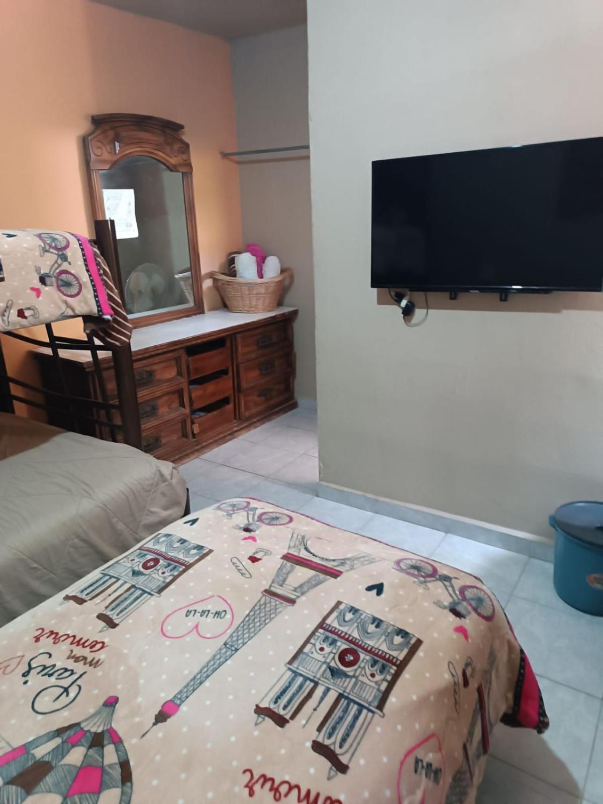 Hospedaje Barato Mi Casita De Colores 티후아나 외부 사진