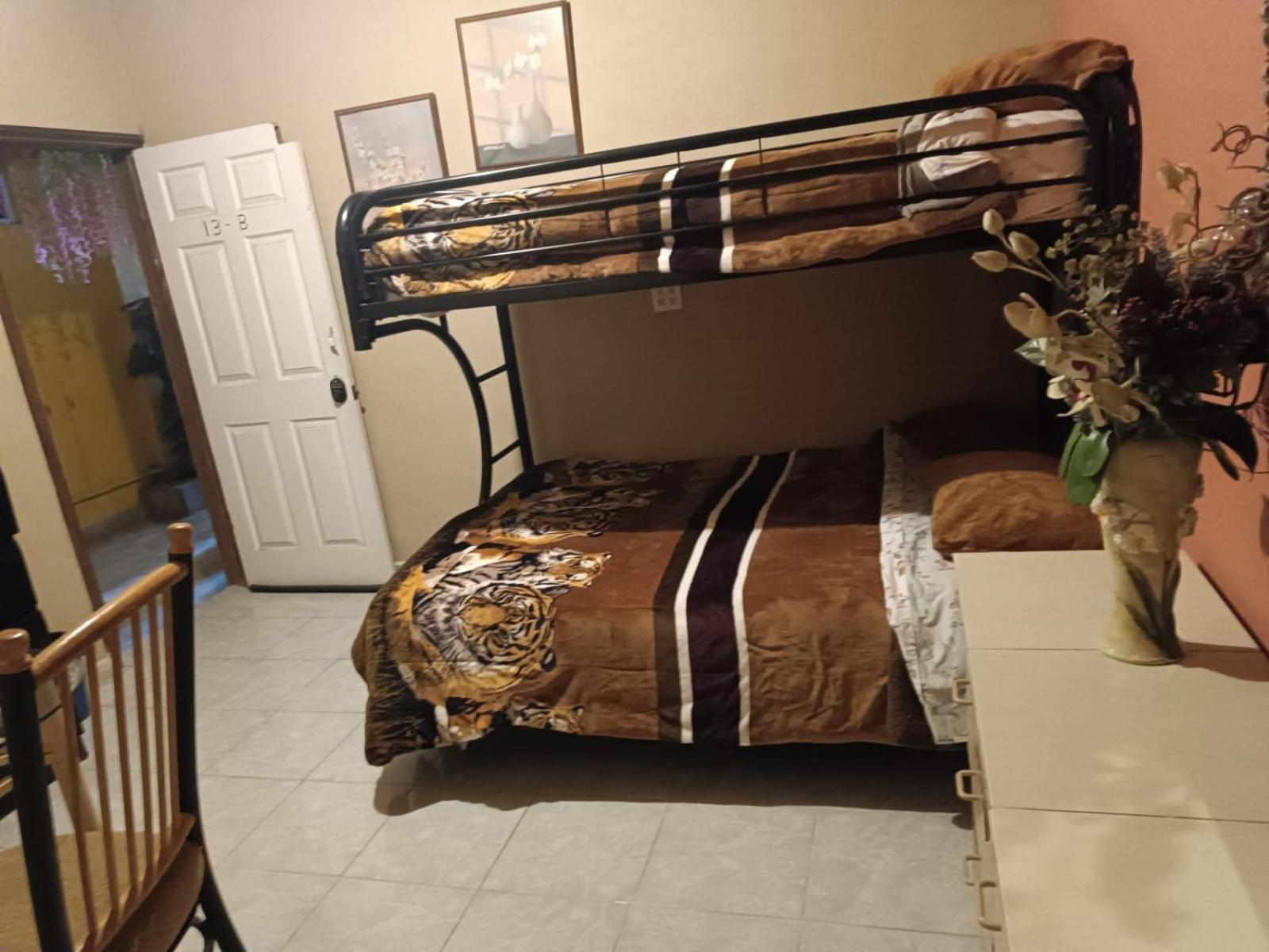Hospedaje Barato Mi Casita De Colores 티후아나 외부 사진